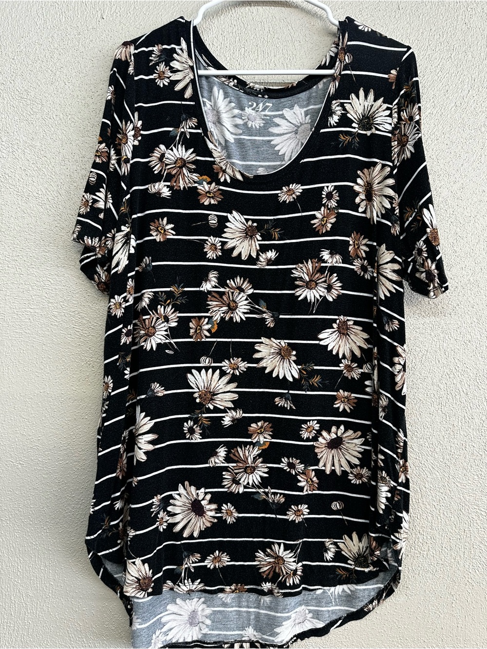 Casual Black Floral Scoop Neck Top